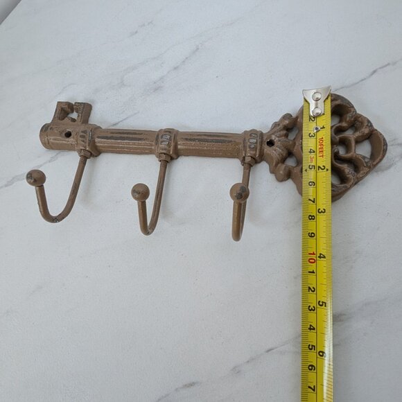 Cast Iron Figure Hook Bar - Picture 8 of 9